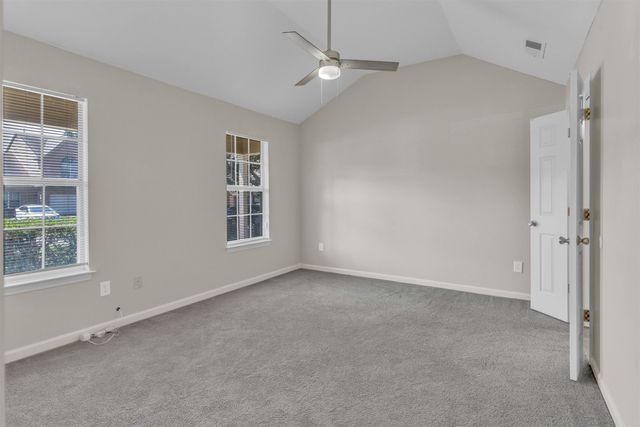 6676 WHITTEN PINE DR, Memphis, TN 38134