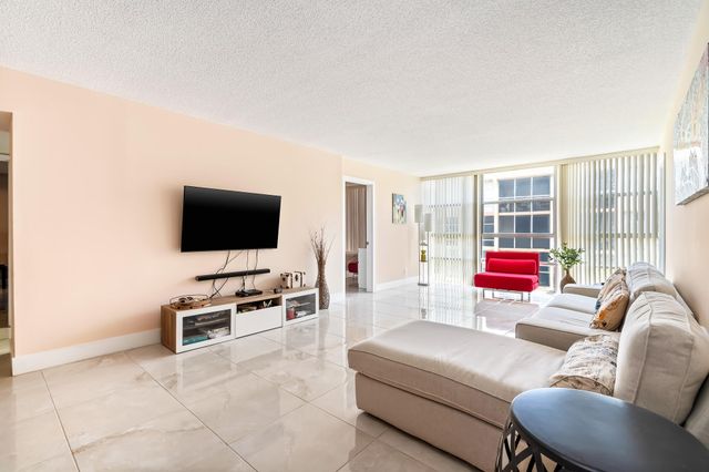 2000 Atlantic Shores Boulevard 410, Hallandale Beach, FL 33009