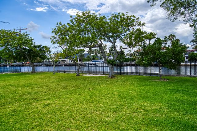 2000 Atlantic Shores Boulevard 410, Hallandale Beach, FL 33009