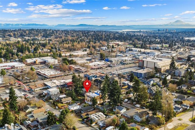 934 N 101st Street, Seattle, WA 98133