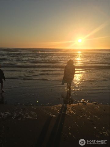 169 Octopus Avenue NE, Ocean Shores, WA 98569