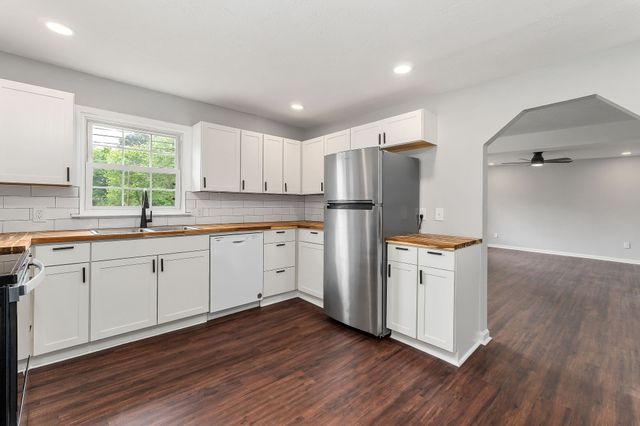 310 W End Ave, Mcminnville, TN 37110