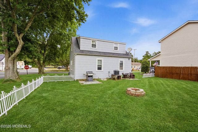 60 Illinois Avenue, Waretown, NJ 08758