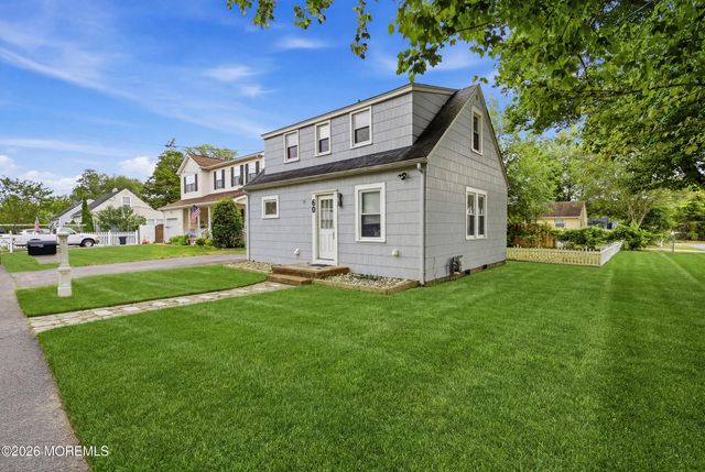 60 Illinois Avenue, Waretown, NJ 08758