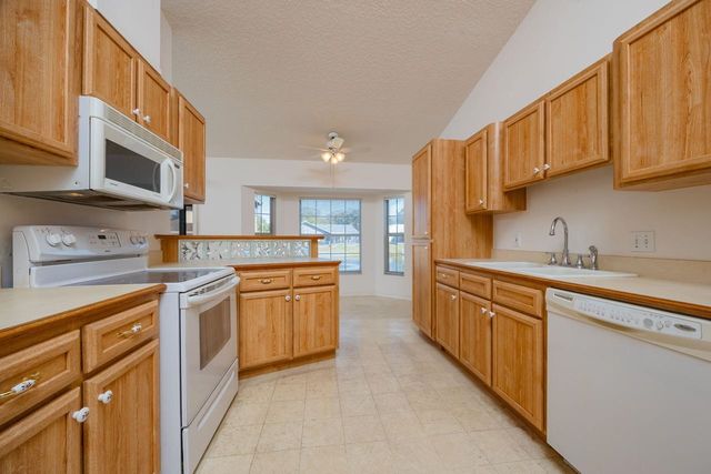 137 CAPTAINS POINTE CIR, St Augustine, FL 32086