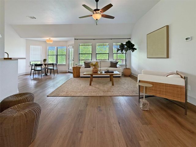 10102 Twin Lake LOOP, Dripping Springs, TX 78620