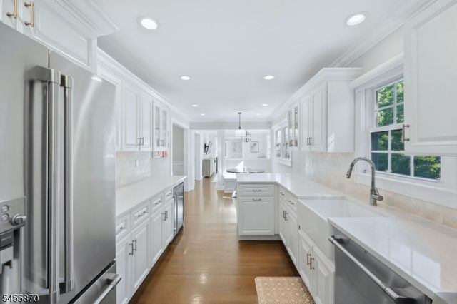 11 Tallwood Ct, Parsippany-troy Hills Twp., NJ 07950