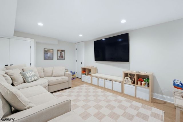 11 Tallwood Ct, Parsippany-troy Hills Twp., NJ 07950