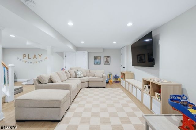 11 Tallwood Ct, Parsippany-troy Hills Twp., NJ 07950