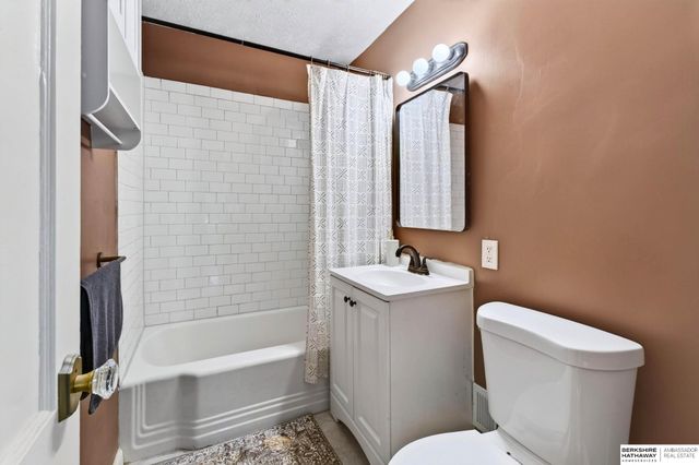 2516 Sharon Drive, Omaha, NE 68112