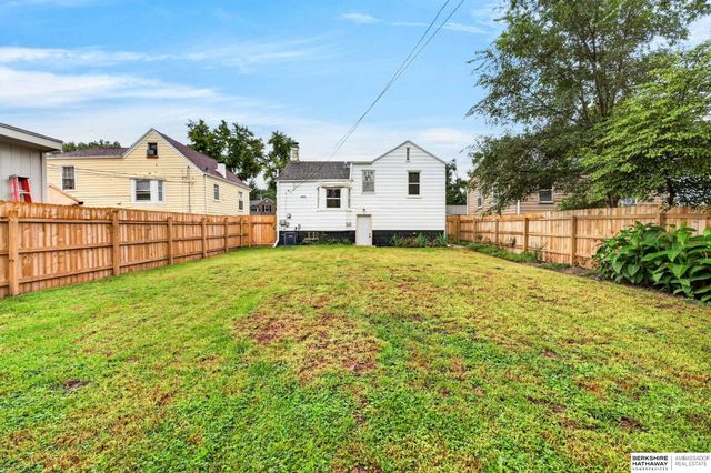 2516 Sharon Drive, Omaha, NE 68112