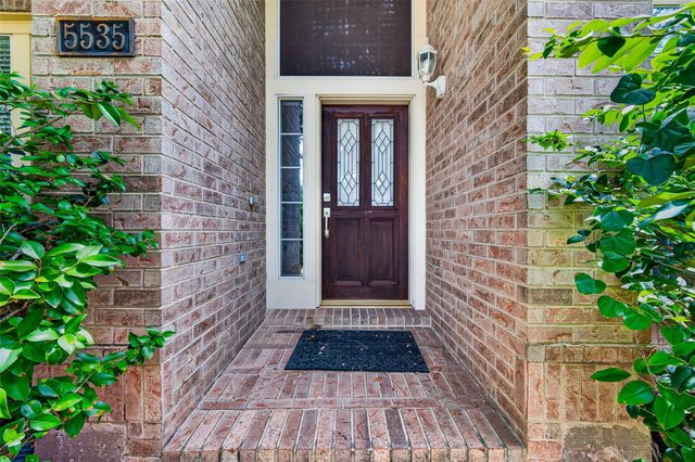 5535 Moss Meadow Court, Sugar Land, TX 77479