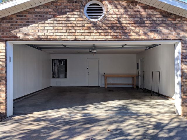 3107 N Malinda Drive, Fayetteville, AR 72703