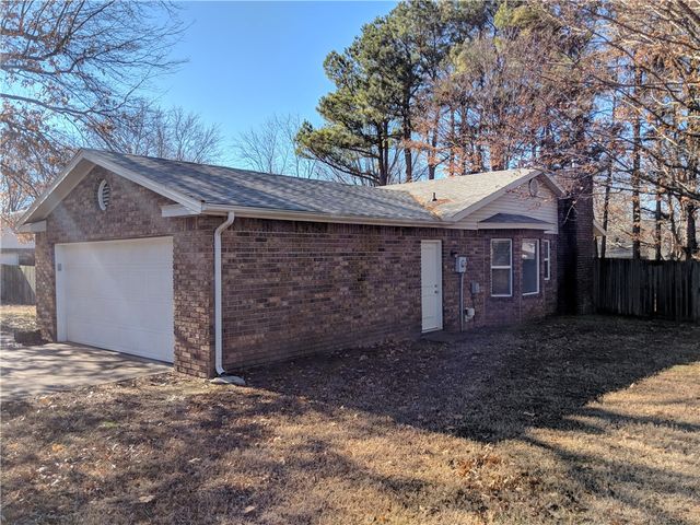 3107 N Malinda Drive, Fayetteville, AR 72703
