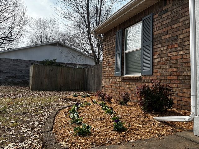 3107 N Malinda Drive, Fayetteville, AR 72703