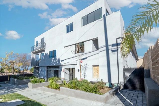 7341 Valmont Street 103, Tujunga, CA 91042