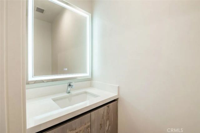7341 Valmont Street 103, Tujunga, CA 91042