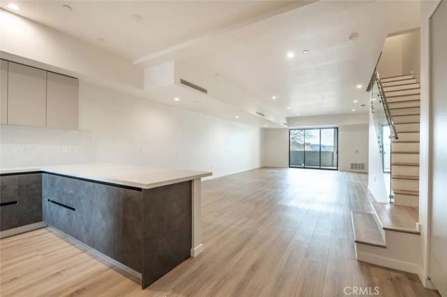 7341 Valmont Street 103, Tujunga, CA 91042