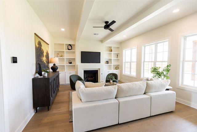 931 Fawn Drive, Mcgregor, TX 76657