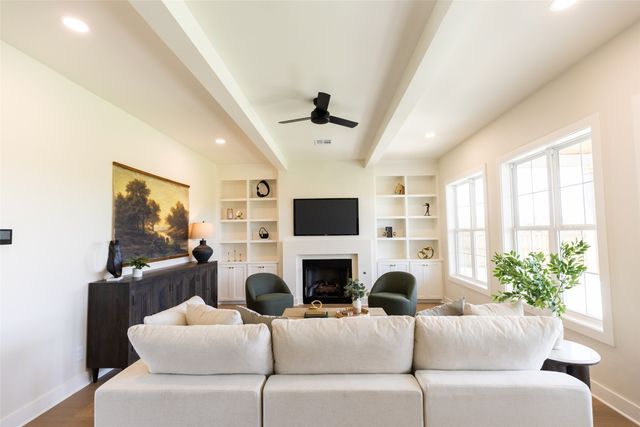 931 Fawn Drive, Mcgregor, TX 76657