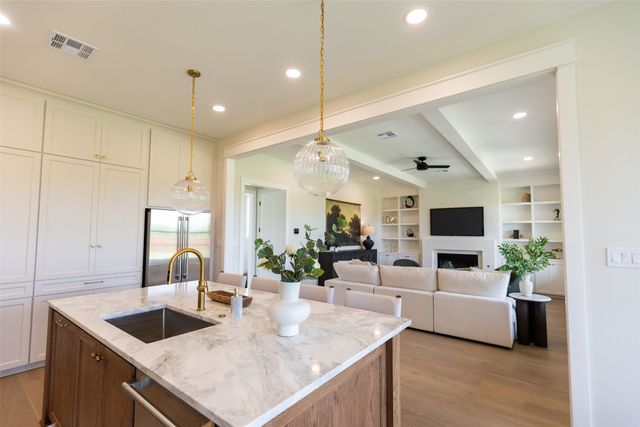 931 Fawn Drive, Mcgregor, TX 76657