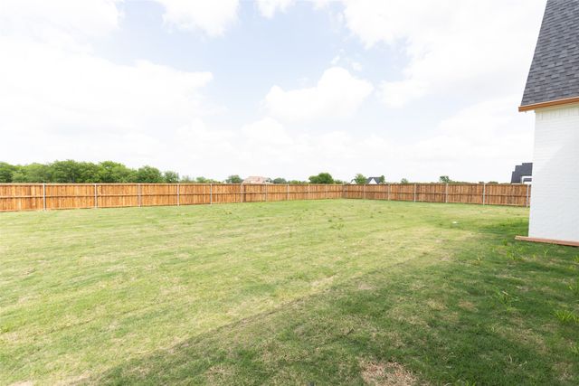 931 Fawn Drive, Mcgregor, TX 76657