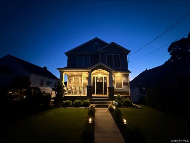 276 Rintin Street, Franklin Square, NY 11010