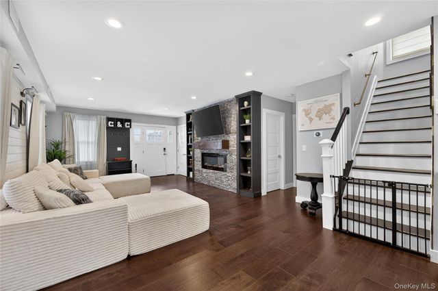 276 Rintin Street, Franklin Square, NY 11010