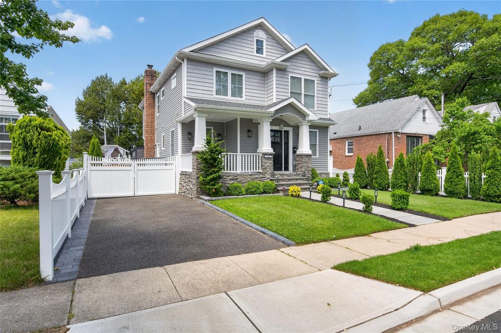 276 Rintin Street, Franklin Square, NY 11010