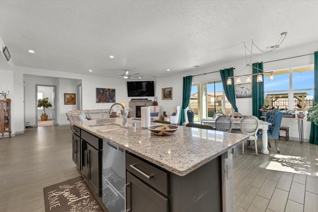 1770 Camino Cantera SW, Los Lunas, NM 87031