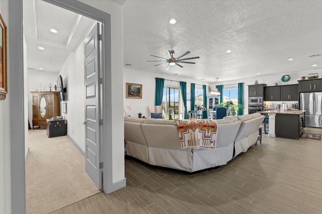 1770 Camino Cantera SW, Los Lunas, NM 87031