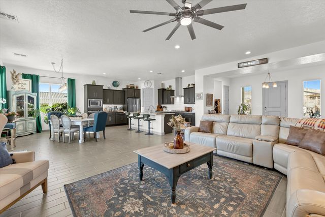 1770 Camino Cantera SW, Los Lunas, NM 87031