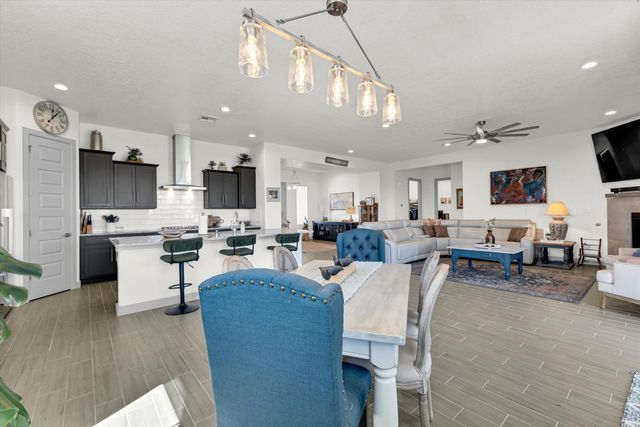 1770 Camino Cantera SW, Los Lunas, NM 87031