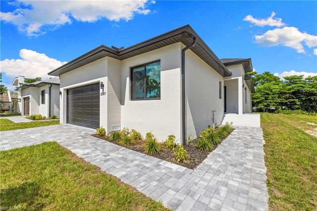 2547 Storter AVE, Naples, FL 34112