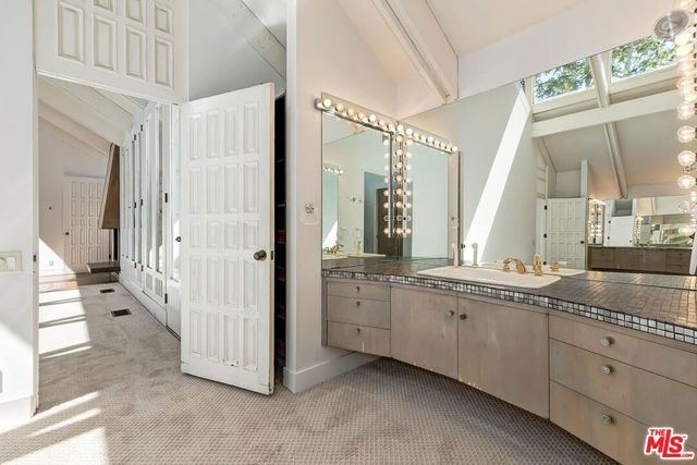 1005 Schuyler Road, Beverly Hills, CA 90210