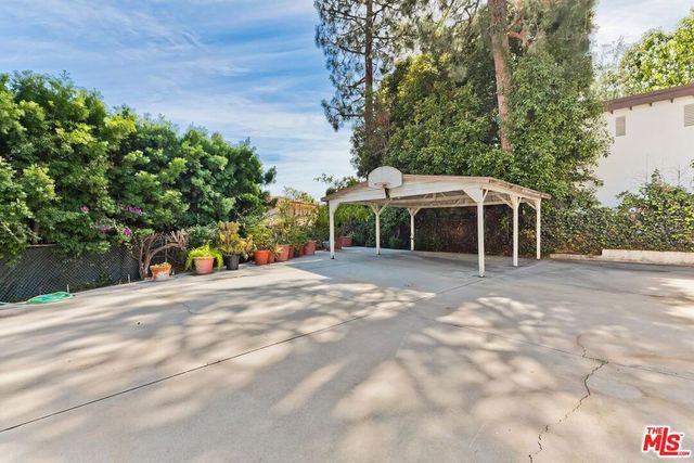 1005 Schuyler Road, Beverly Hills, CA 90210