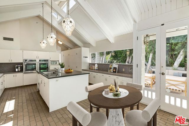 1005 Schuyler Road, Beverly Hills, CA 90210