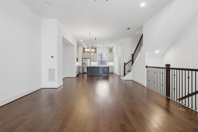 821 Algona Avenue, Houston, TX 77008