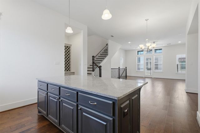 821 Algona Avenue, Houston, TX 77008