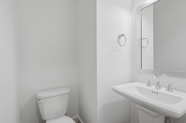 821 Algona Avenue, Houston, TX 77008