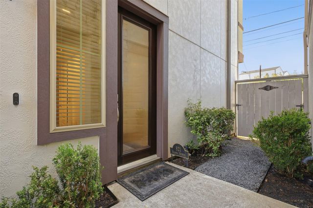 821 Algona Avenue, Houston, TX 77008