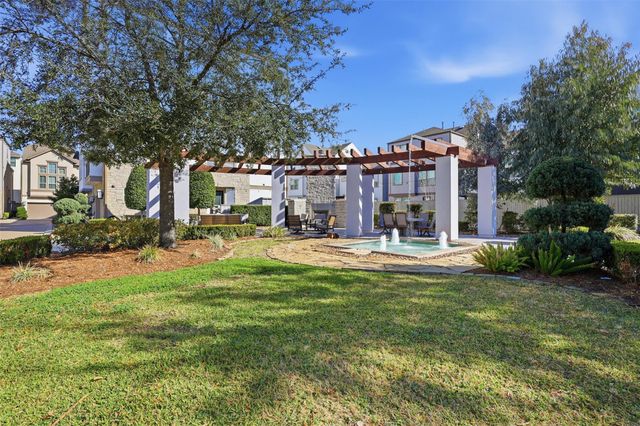 821 Algona Avenue, Houston, TX 77008