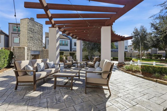 821 Algona Avenue, Houston, TX 77008