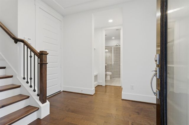 821 Algona Avenue, Houston, TX 77008