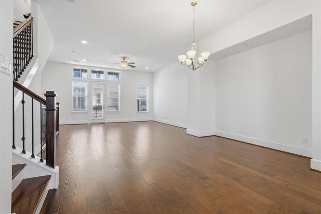 821 Algona Avenue, Houston, TX 77008