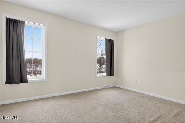 10 Camber Court, Halfmoon, NY 12118