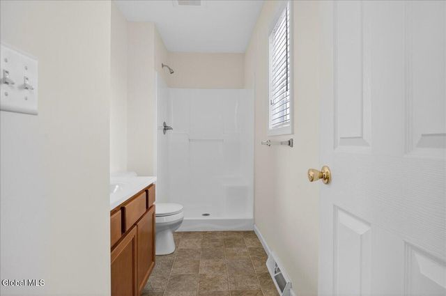 10 Camber Court, Halfmoon, NY 12118