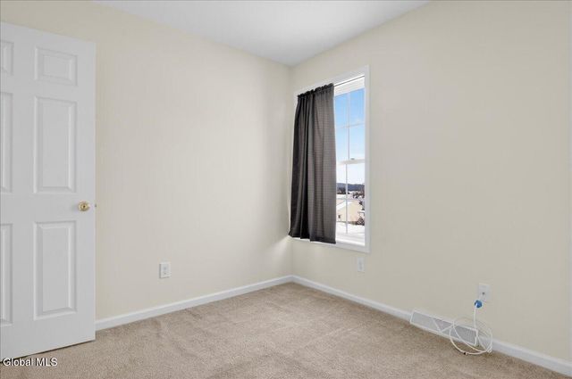 10 Camber Court, Halfmoon, NY 12118