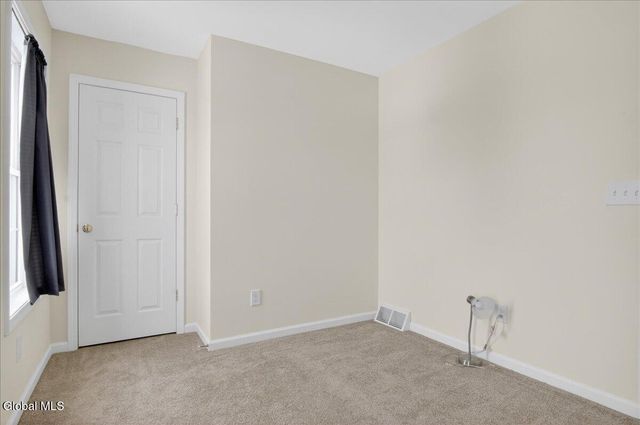 10 Camber Court, Halfmoon, NY 12118