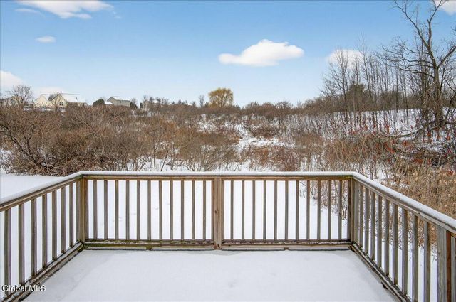 10 Camber Court, Halfmoon, NY 12118